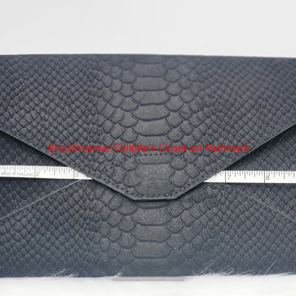 EUC - Old Navy Black Croc-embossed Evening Bag with Goldtone Chain Link Strap - Picture 6 of 9